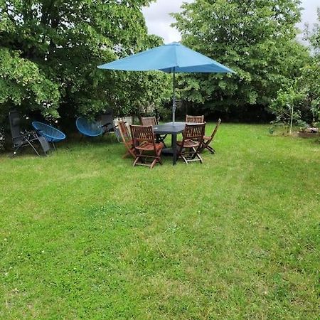 Maison Tout Confort Avec Piscine Saint-Benoit-du-Sault Kültér fotó
